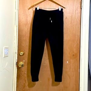 Quince black cashmere jogger Small